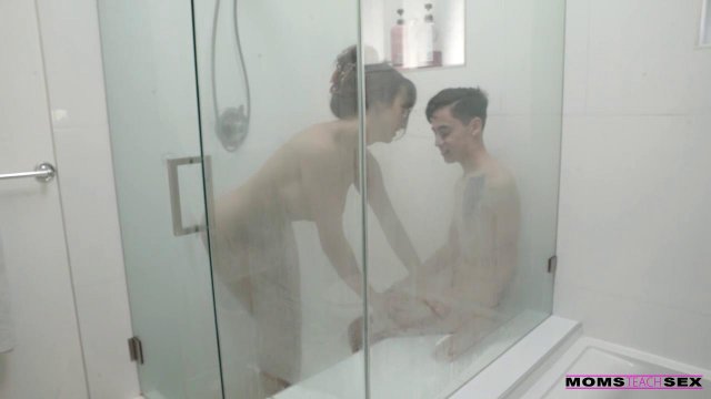 Превью Подруги балуют двойным минетом парня и наслаждаются жмж сексом № 35558