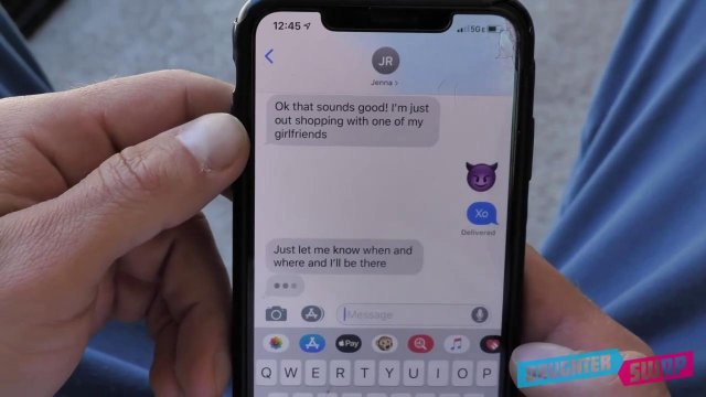 Превью Грабители устроили групповуху с очаровательными цыпочками № 35574