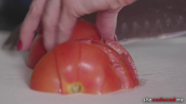 Превью Три блондинки устроили нежный групповой лесбийский секс на столе № 35656