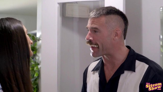 Превью Усатый мужик с другом устроил групповой секс с телочками № 35669