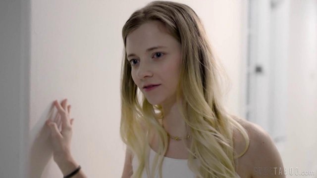 Превью Учитель принял студентку дома и отымел ее в сочную вагину на диване № 35682