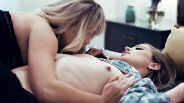 Превью Зрелая баба решила научить телку лесбийским ласкам № 35763