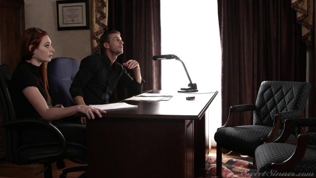 Превью Красотка на дому обслуживает похотливый ствол своего начальника № 35777