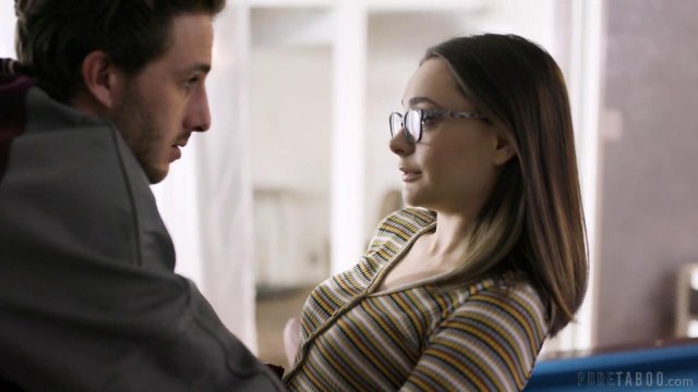 Превью Скромница в очках умеет отлично сосать член и трахаться в щелочку № 35783