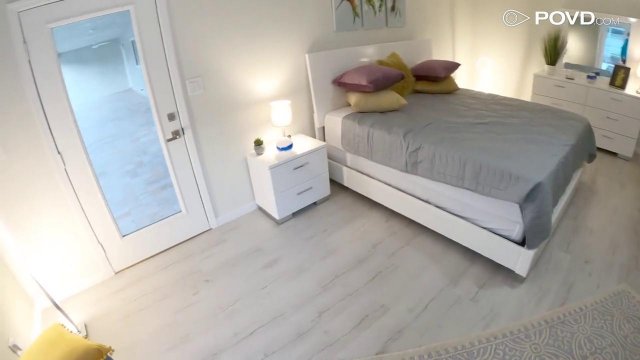 Превью Девица кончает от блаженства пока скачет на члене своего приятеля № 35787