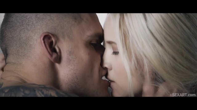 Превью Страстный секс с худой блондинкой, которая громко стонет во время траха № 35882