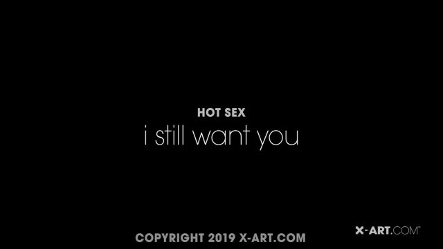 Превью Студентик в очках трахает подругу у стола, пока ее мамка не видит № 35920