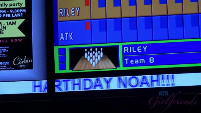 Превью Хотела поиграть в боулинг, но в итоге мужик поиграл с ее киской № 35998