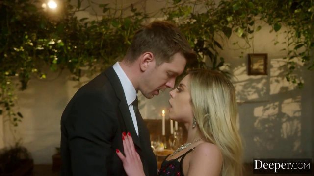 Превью Муж вернулся пораньше, чтобы жестко отыметь свою женушку № 36076