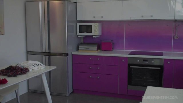 Превью После романтичной прогулки телка дала парню в киску прямо на кухне № 36101