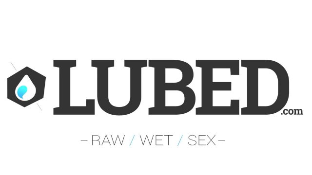 Превью Трахнул в душе худышку с маленькой жопой № 36546