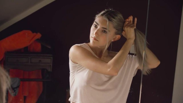 Превью Красиво ебет русскую блондинку с натуральной грудью № 36552