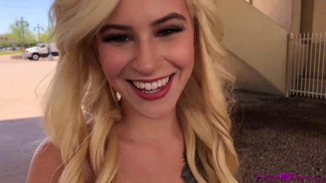 Превью Красивая блондинка орет от длинного члена в киске № 36679