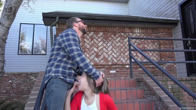 Превью Присунул соседской дочери при первой встрече № 36703