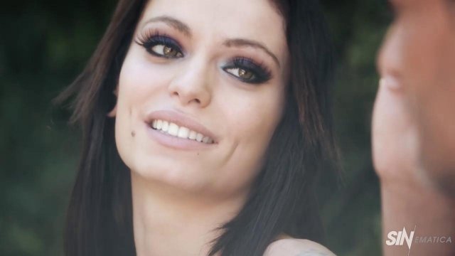 Превью Жесткий секс в два члена для худой брюнетки № 39553