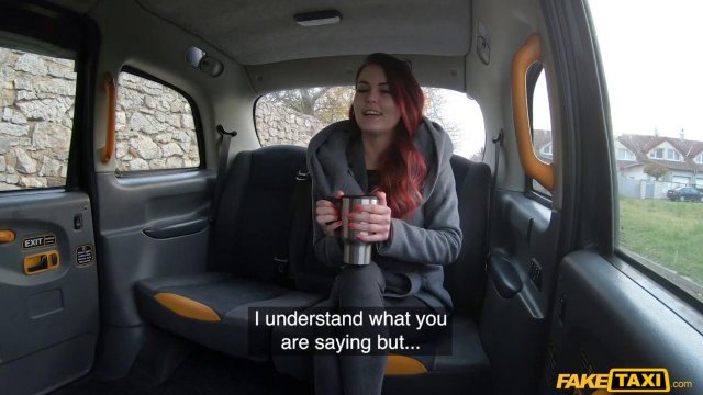 Превью Мужик трахает в машине незнакомую попутчицу № 39616