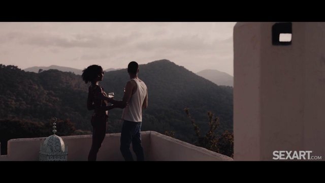 Превью Белый мужик нежно трахает негритянку на природе № 39629