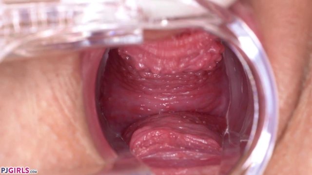 Превью Блондинка дрочит киску вибратором и вставляет расширитель № 39689