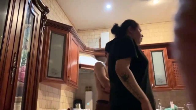 Превью Сексуальная оргия на домашней вечеринке № 39693