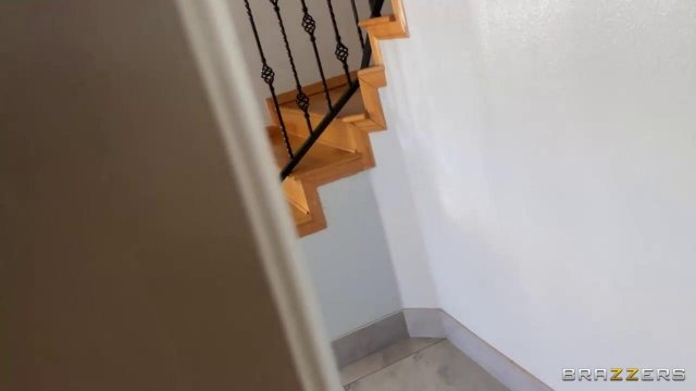 Превью Шалунья в очках любит прыгать на члене № 39758