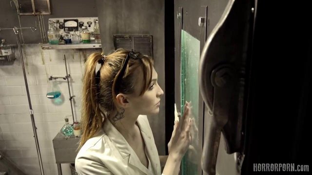 Превью Телке пришлось трахаться с чудовищем № 39772