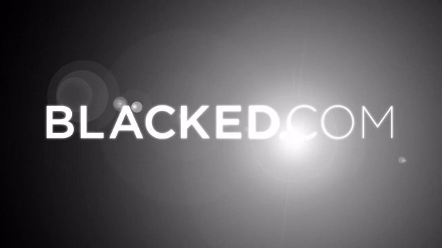 Превью Блондинка смакует большой член негра № 39777