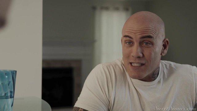 Превью Телка с плоскими сиськами села на член мужика до упора № 42238