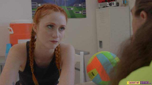 Превью Рыжая телка с косичками сидит на члене препода № 42373