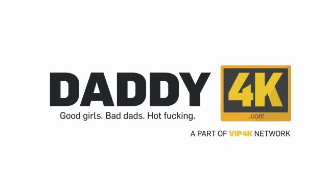 Превью Полез в трусики молодой худышки и настоял на трахе № 42410