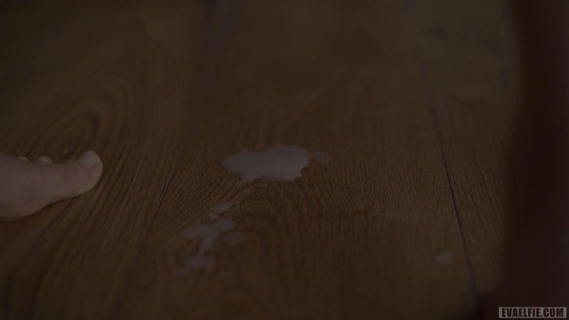 Превью Молодая грудастая блогерша занялась сексом перед веб-камерой № 42657