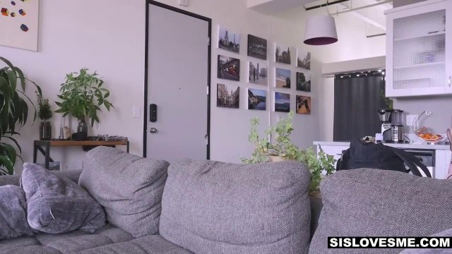 Превью Молодая телка трахается раком с парнем вместо утренней тренировки № 8683