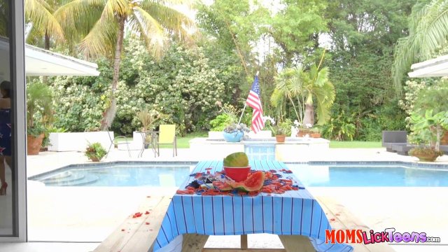 Превью Две подруги устроили себе праздник, отлизав друг другу пилотки № 8896